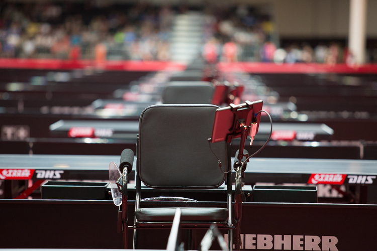 Schöner Blick in die zweite Spielhalle. Dort wird am Mittwoch nur noch auf 12 Tischen gespielt. (©Fabig) 