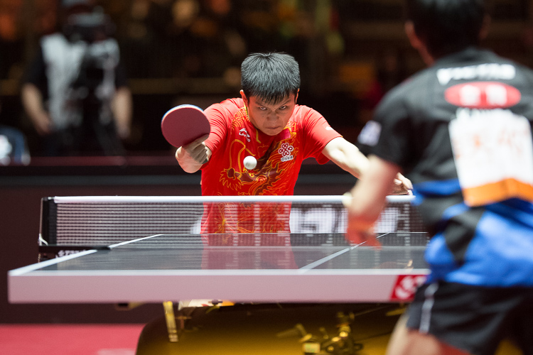 Wenn Blicke töten könnten. Fan Zhendongs Gesichtsausdruck spiegelt seine Spielweise schön wider: böse und aggressiv (©Fabig)