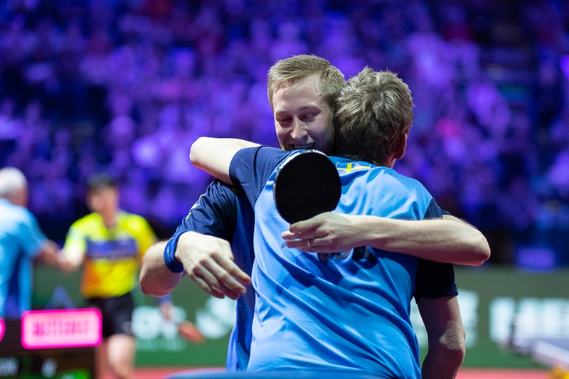 Die Gratulation gab es im Anschluss von Coach Jörgen Persson. (©Thomas)