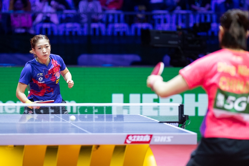 Sie schiedste das erste Einzel-Halbfinale der Damen zwischen Liu Shiwen und Titelverteidigerin Ding Ning. (©Thomas)