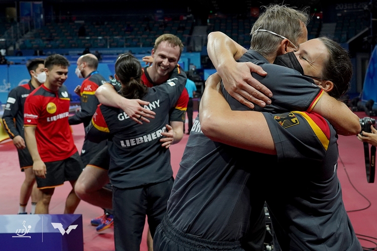 Die Herren setzten sogar noch eins drauf (©ITTF)