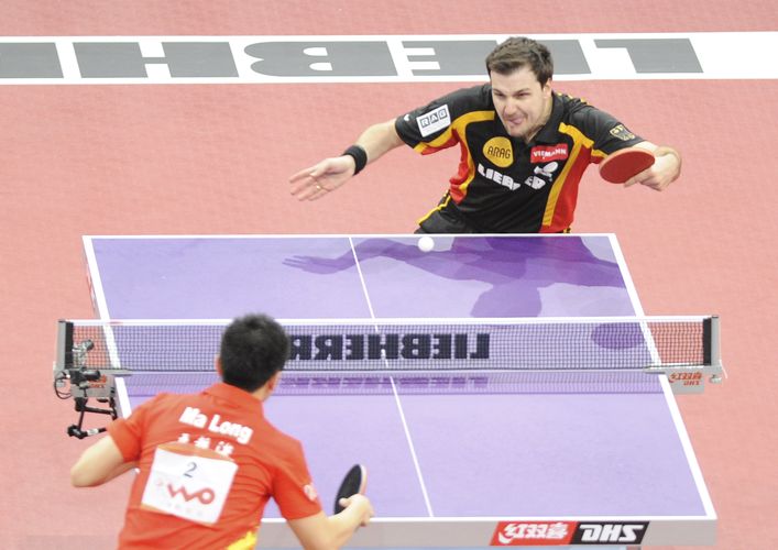 Diesmal muss Timo Boll nicht in den späten Abendstunden an den Tisch. Sein Match mit Ma Long findet um 12 Uhr mittags statt - High Noon! (©Stosik)