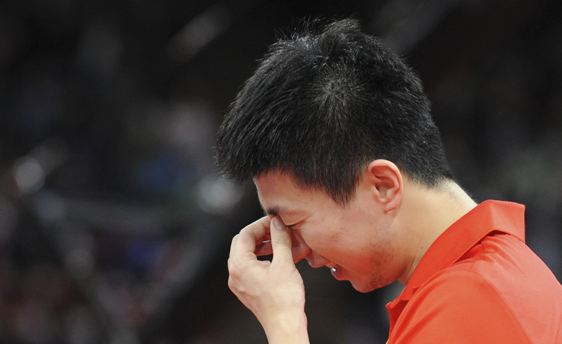 Ma Long fällt gegen Wang Hao mit 0:3 zurück, findet dann aber zurück ins Spiel (©Stosik)