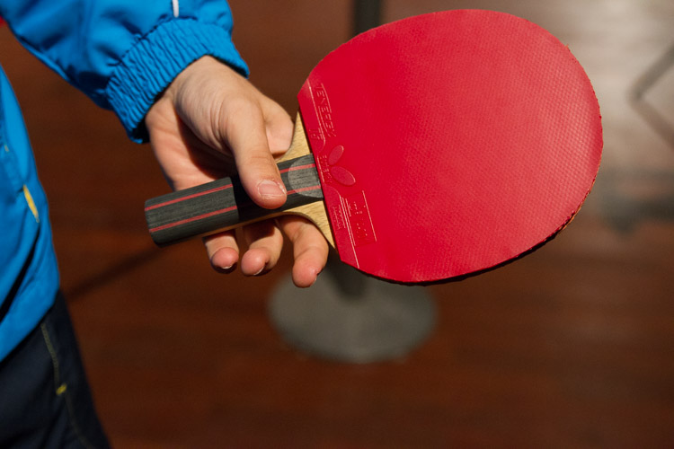 Trotz verlorenen Bronzematchs zeigte uns Turnierüberraschung Kristian Karlsson seinen Schläger (©Fabig)