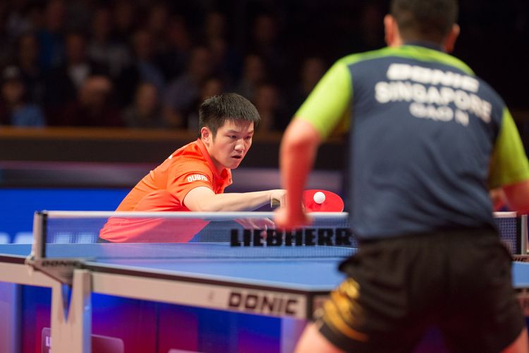 Los ging es am Samstag in der Saarlandhalle mit den Achtelfinals. Fan Zhendong stand als einer der ersten am Tisch, mit Gao Ning machte er kurzen Prozess, nur 22 Minuten brauchte er beim 4:0-Erfolg insgesamt. (©Fabig)